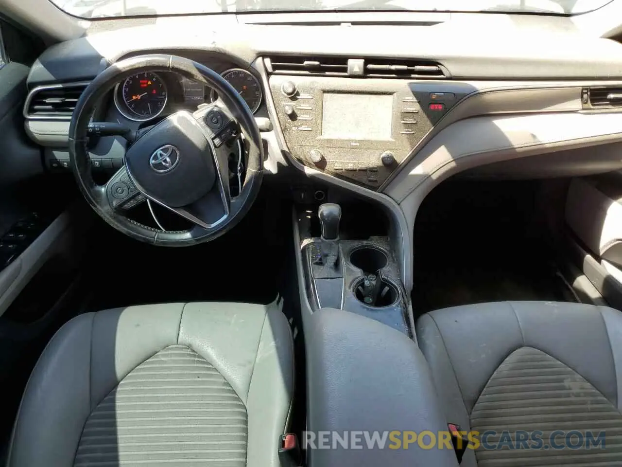8 fotografías del automóvil dañado 4T1G11AK0LU942088 TOYOTA CAMRY 2020