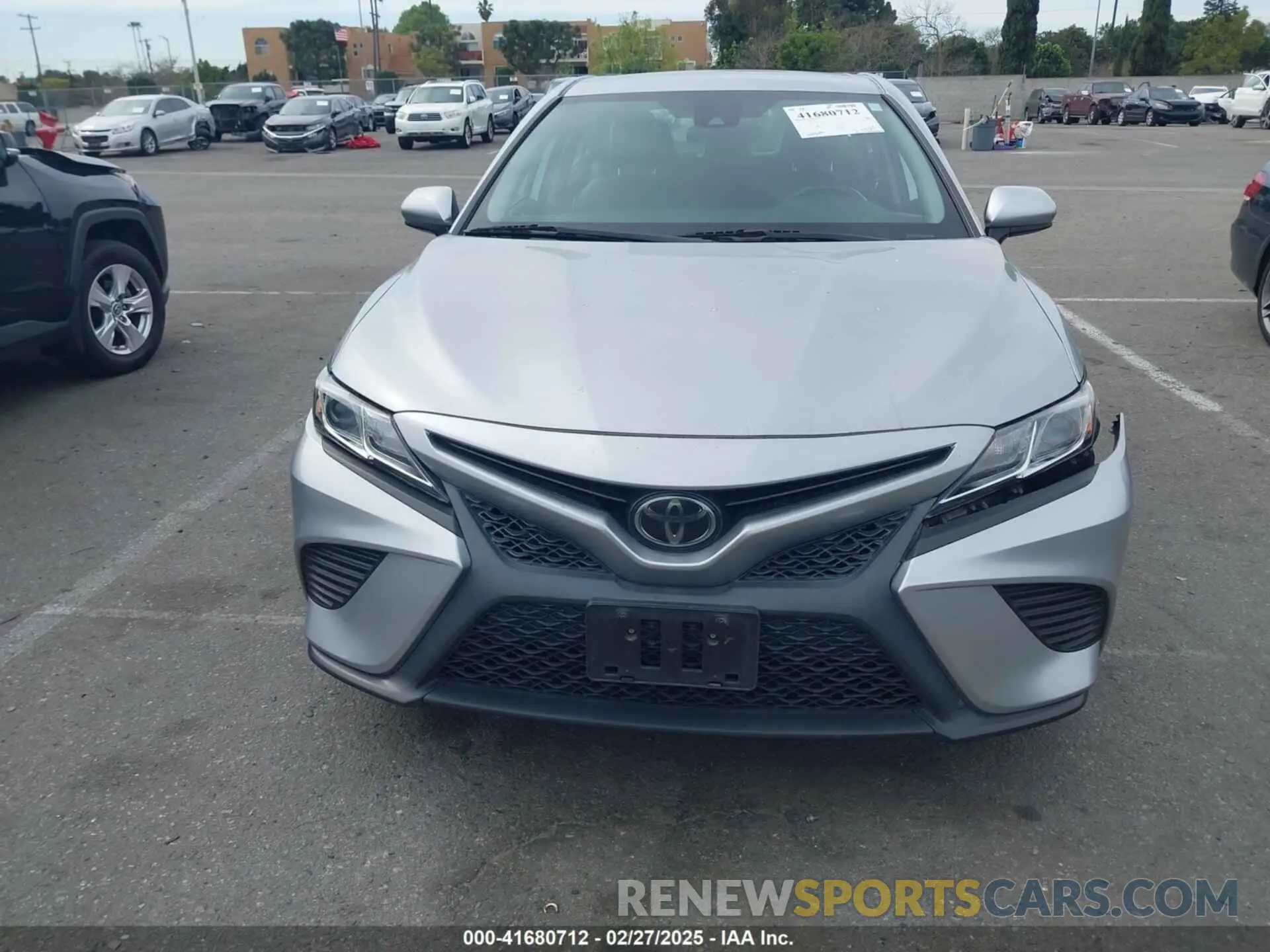 12 fotografías del automóvil dañado 4T1G11AK0LU943547 TOYOTA CAMRY 2020