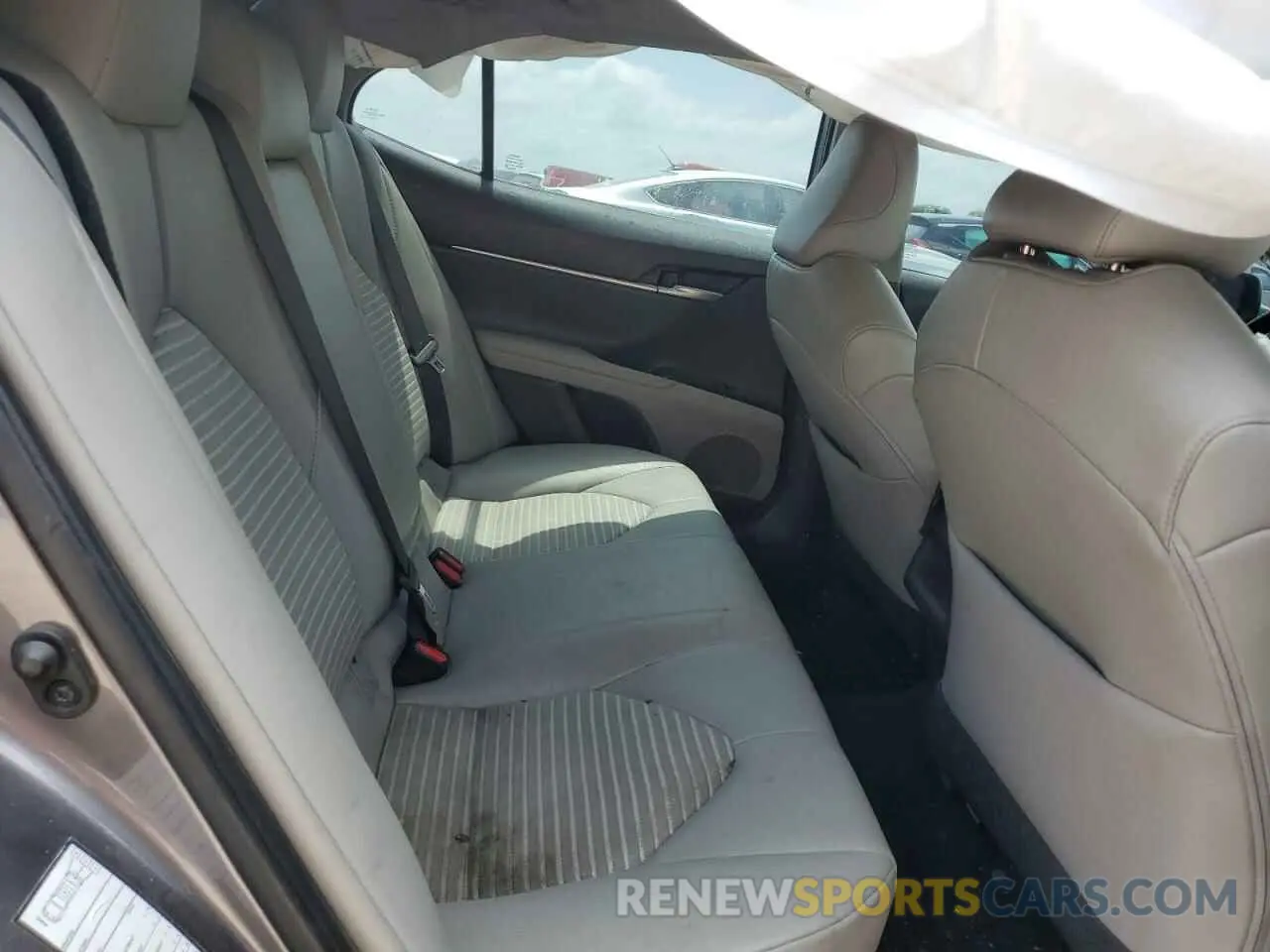 10 fotografías del automóvil dañado 4T1G11AK0LU944570 TOYOTA CAMRY 2020
