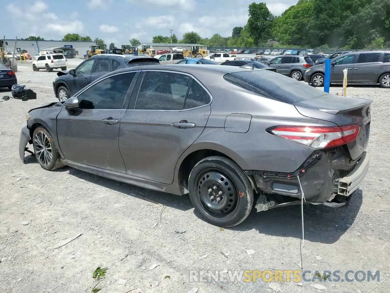 2 fotografías del automóvil dañado 4T1G11AK0LU944570 TOYOTA CAMRY 2020