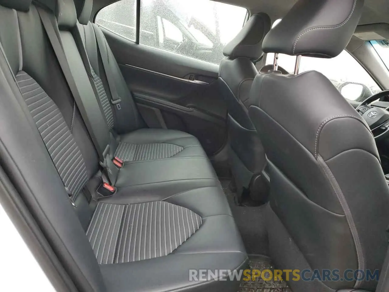 10 fotografías del automóvil dañado 4T1G11AK0LU947047 TOYOTA CAMRY 2020