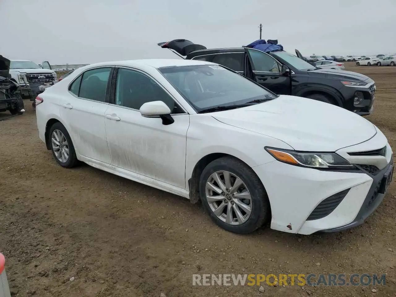 4 fotografías del automóvil dañado 4T1G11AK0LU947047 TOYOTA CAMRY 2020