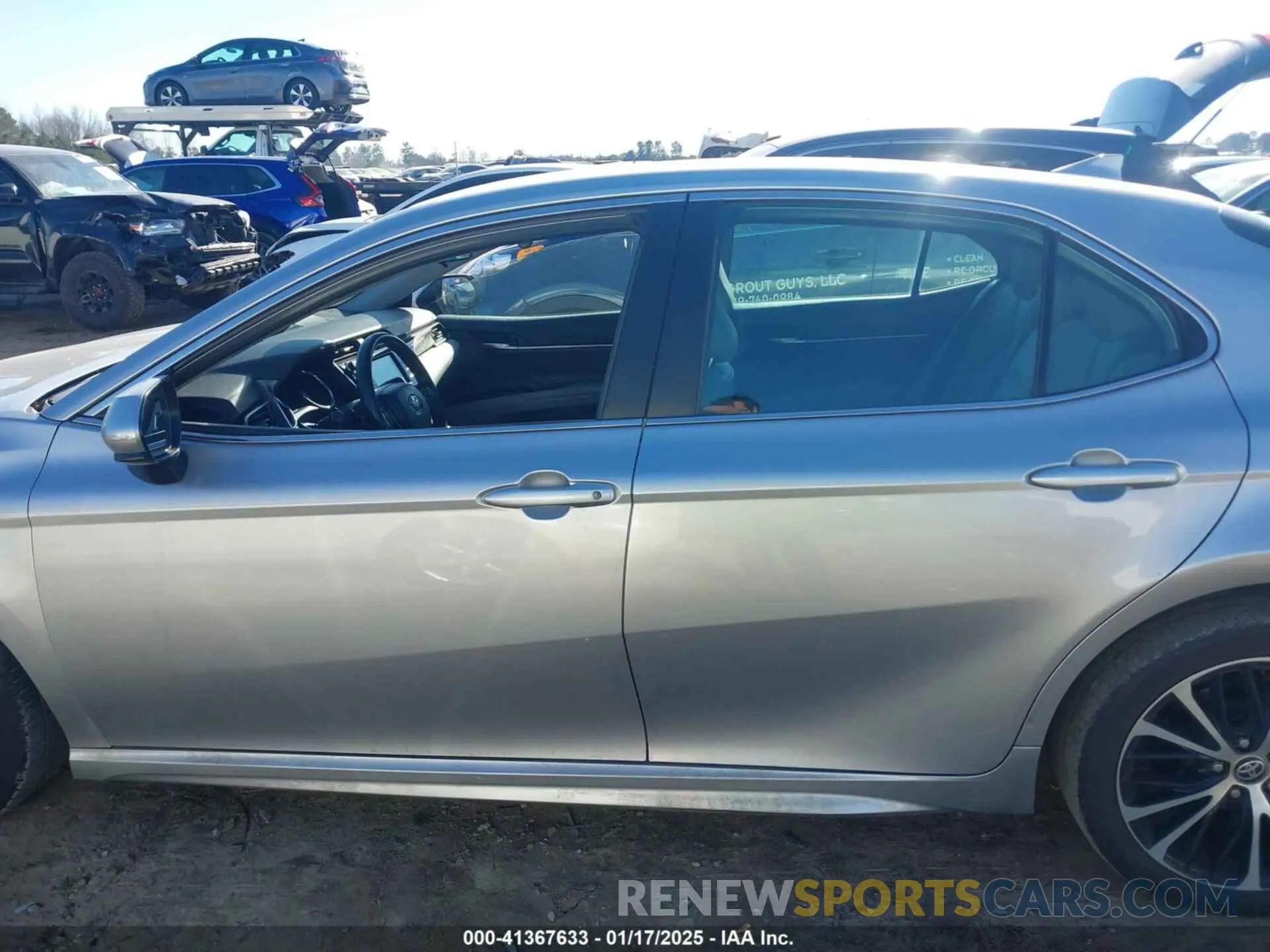 15 fotografías del automóvil dañado 4T1G11AK0LU947968 TOYOTA CAMRY 2020
