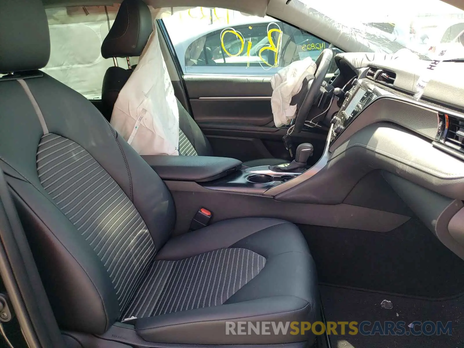 5 fotografías del automóvil dañado 4T1G11AK0LU959263 TOYOTA CAMRY 2020