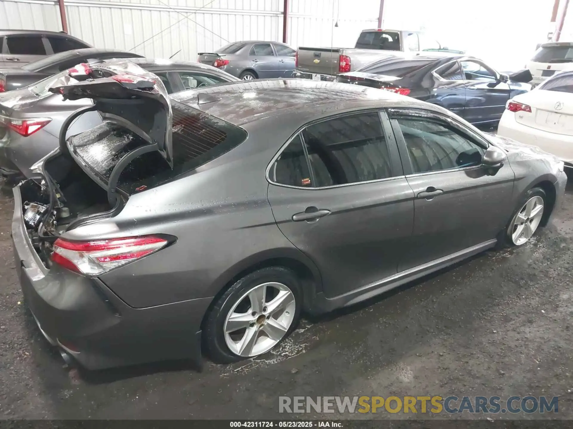 4 fotografías del automóvil dañado 4T1G11AK0LU966312 TOYOTA CAMRY 2020