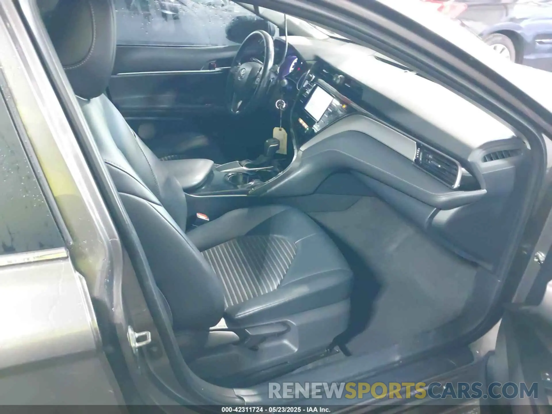 5 fotografías del automóvil dañado 4T1G11AK0LU966312 TOYOTA CAMRY 2020