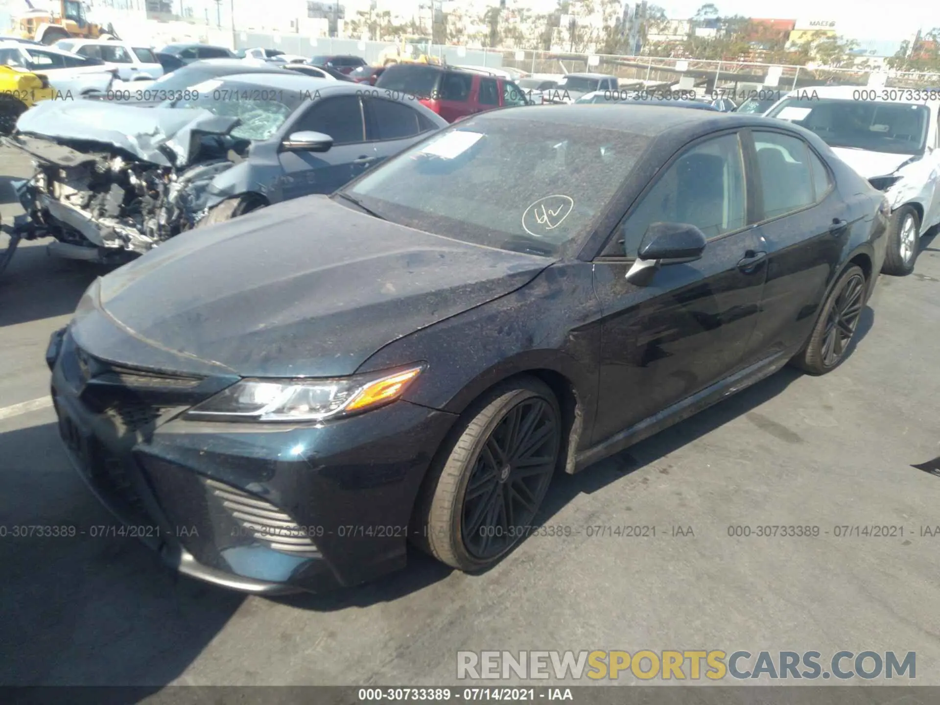 2 fotografías del automóvil dañado 4T1G11AK0LU968545 TOYOTA CAMRY 2020