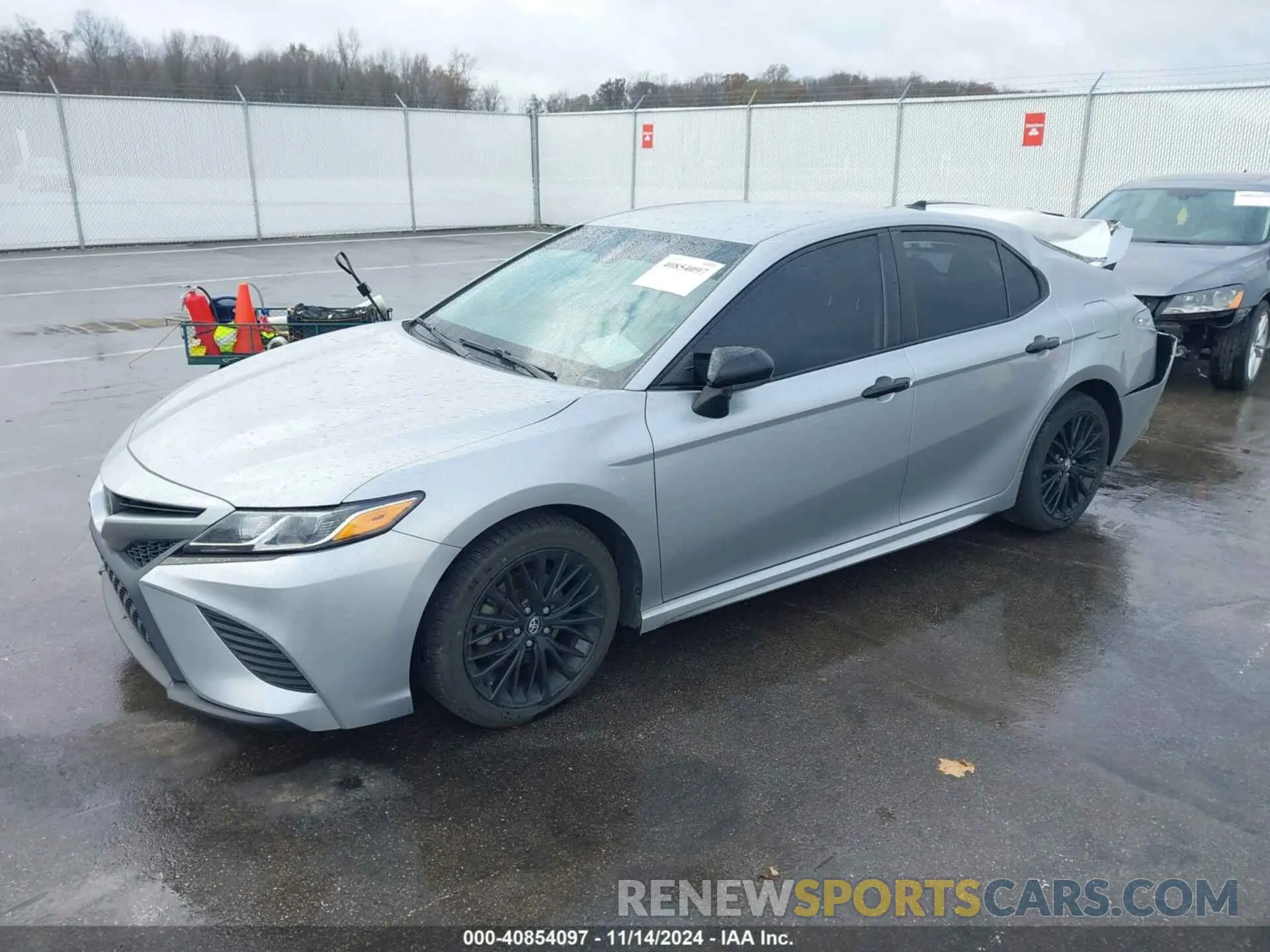 2 fotografías del automóvil dañado 4T1G11AK1LU301046 TOYOTA CAMRY 2020
