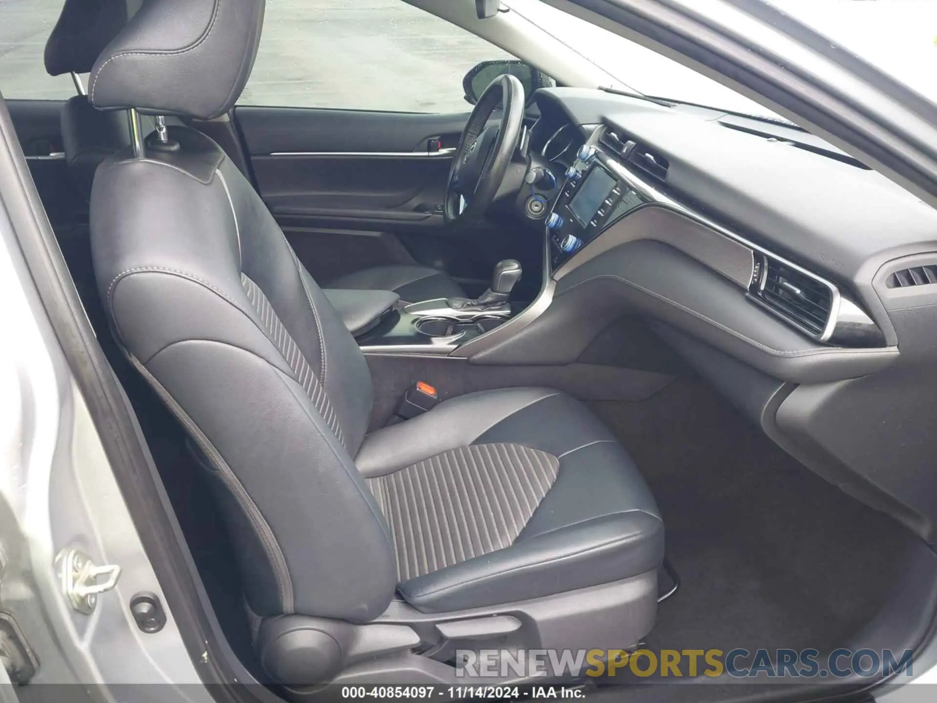 5 fotografías del automóvil dañado 4T1G11AK1LU301046 TOYOTA CAMRY 2020