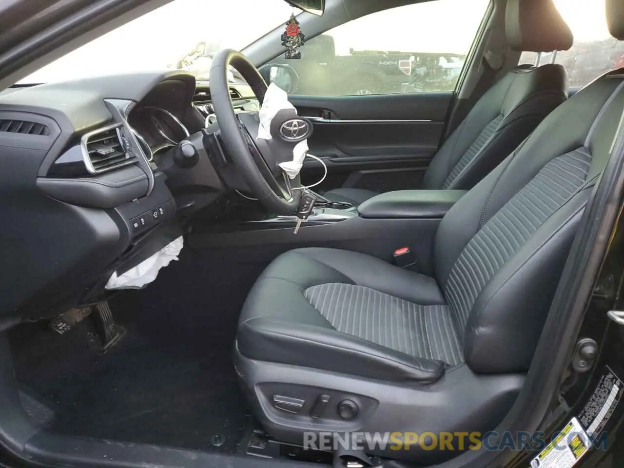 7 fotografías del automóvil dañado 4T1G11AK1LU305033 TOYOTA CAMRY 2020