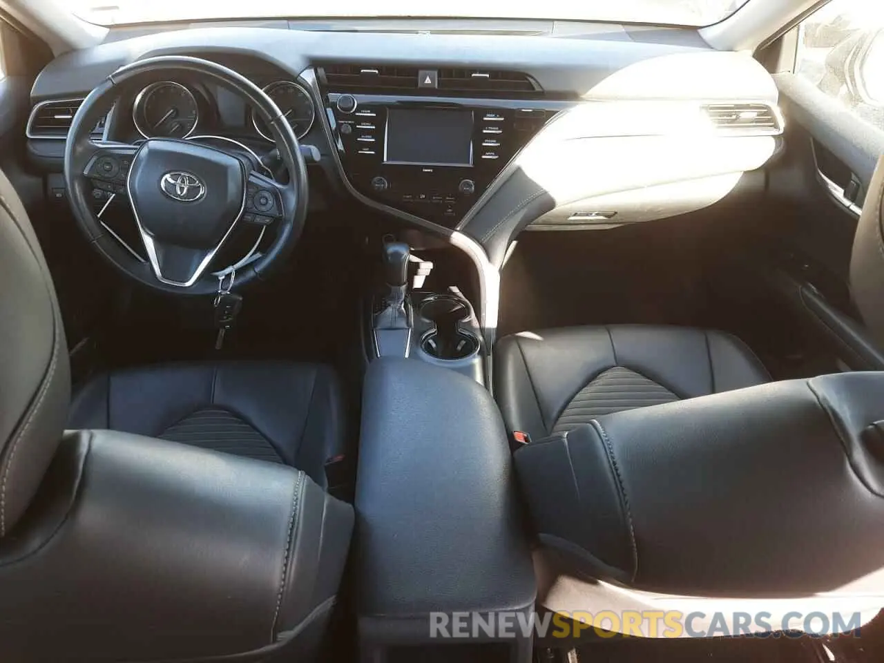 9 fotografías del automóvil dañado 4T1G11AK1LU305761 TOYOTA CAMRY 2020