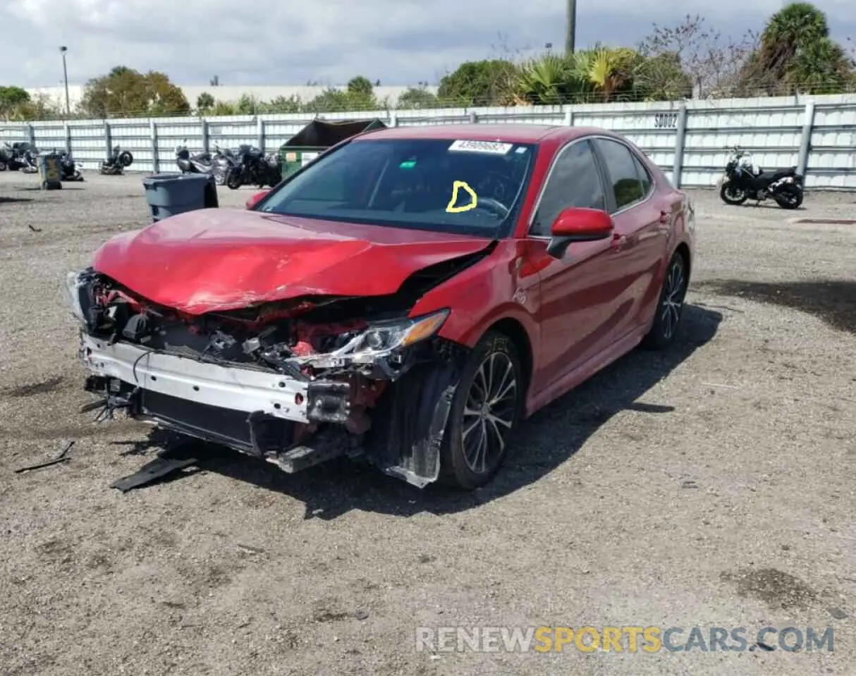 2 fotografías del automóvil dañado 4T1G11AK1LU331521 TOYOTA CAMRY 2020