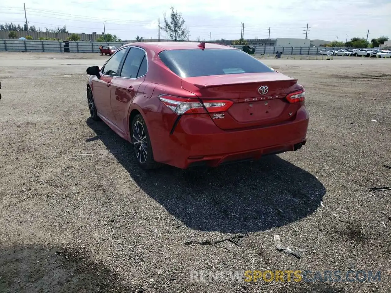 3 fotografías del automóvil dañado 4T1G11AK1LU331521 TOYOTA CAMRY 2020