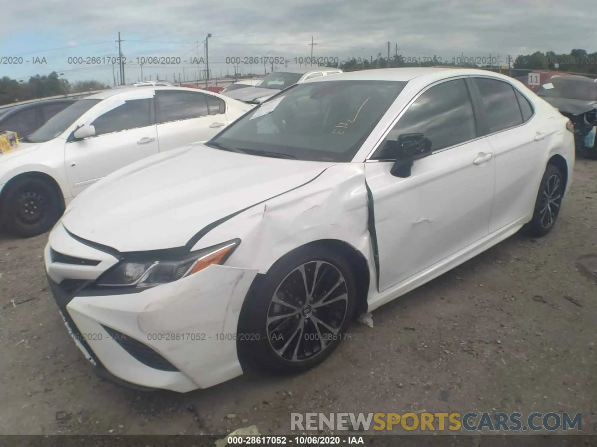2 fotografías del automóvil dañado 4T1G11AK1LU349193 TOYOTA CAMRY 2020