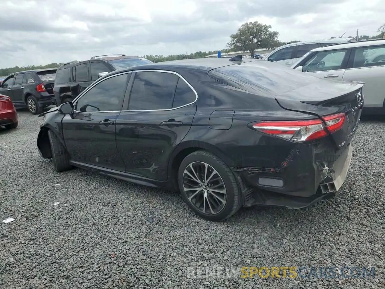 2 fotografías del automóvil dañado 4T1G11AK1LU360274 TOYOTA CAMRY 2020