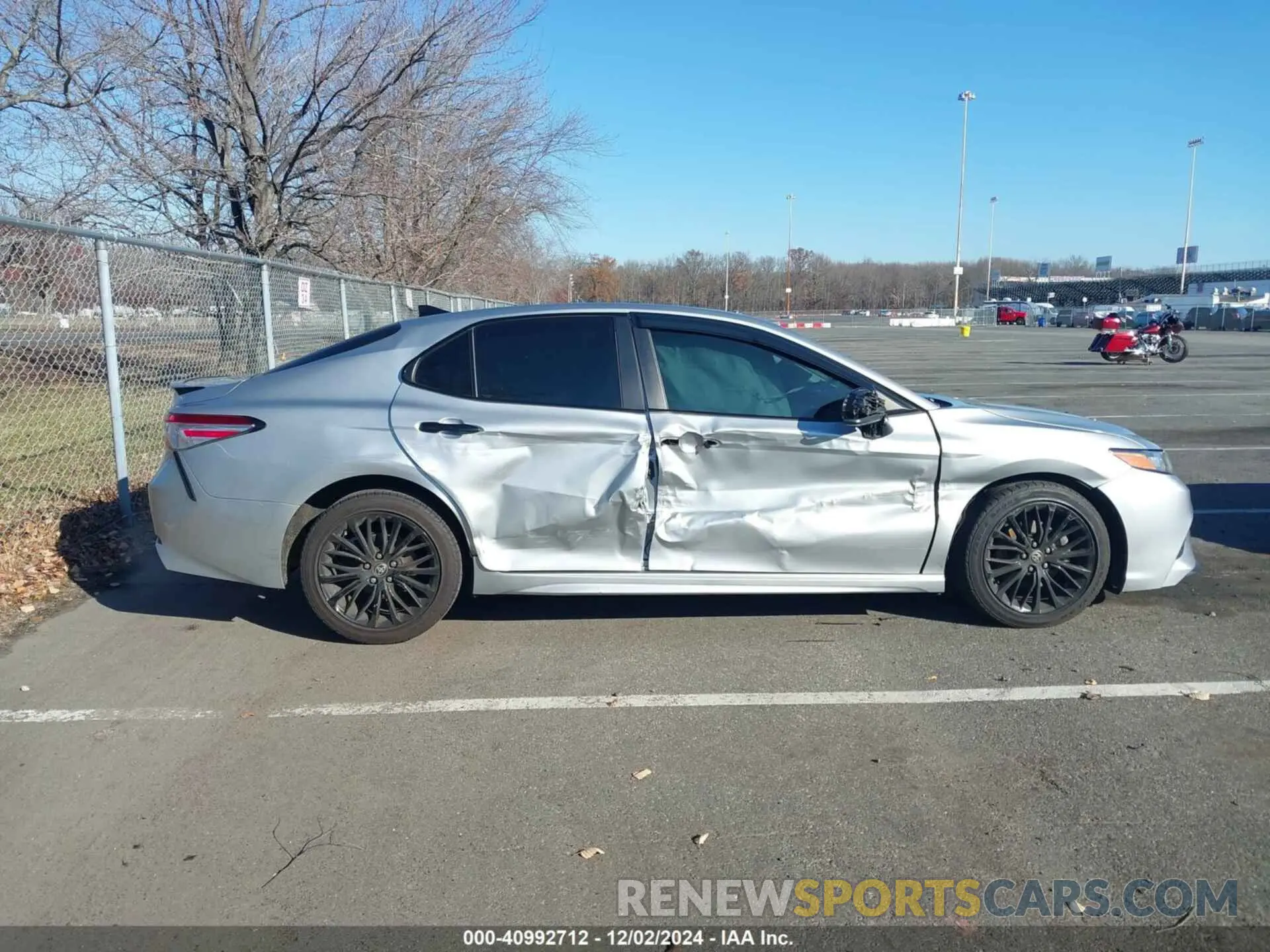 13 fotografías del automóvil dañado 4T1G11AK1LU363689 TOYOTA CAMRY 2020