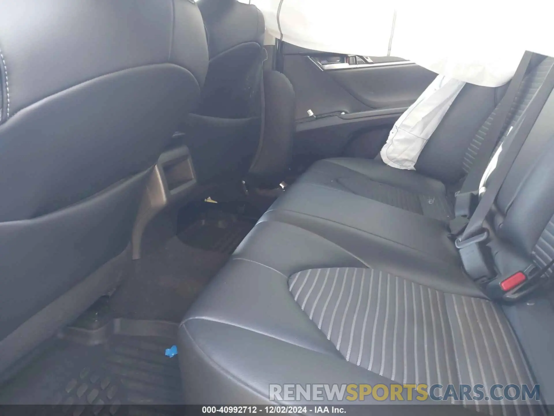 8 fotografías del automóvil dañado 4T1G11AK1LU363689 TOYOTA CAMRY 2020