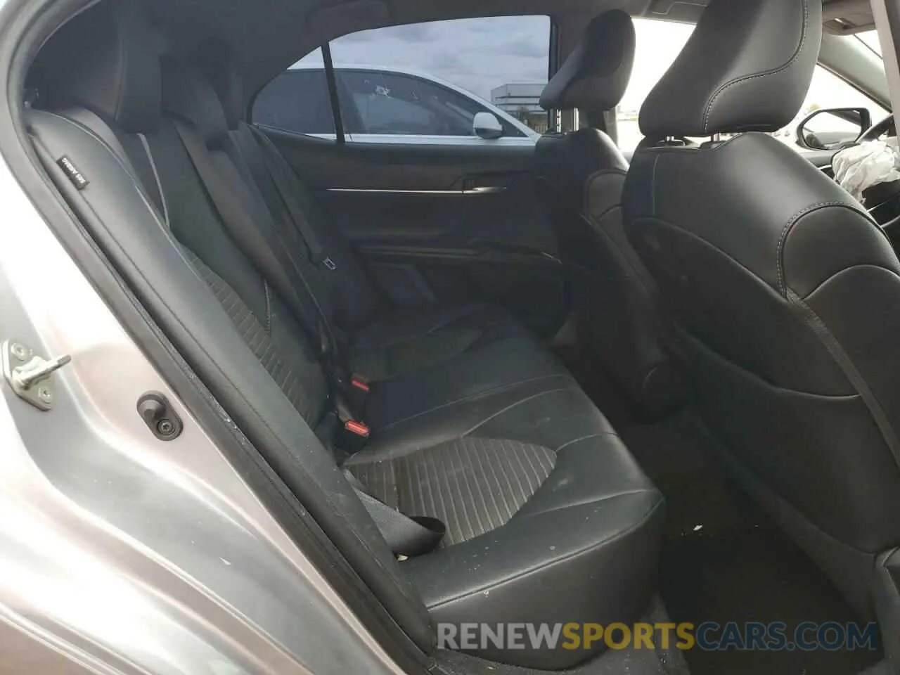 10 fotografías del automóvil dañado 4T1G11AK1LU365801 TOYOTA CAMRY 2020