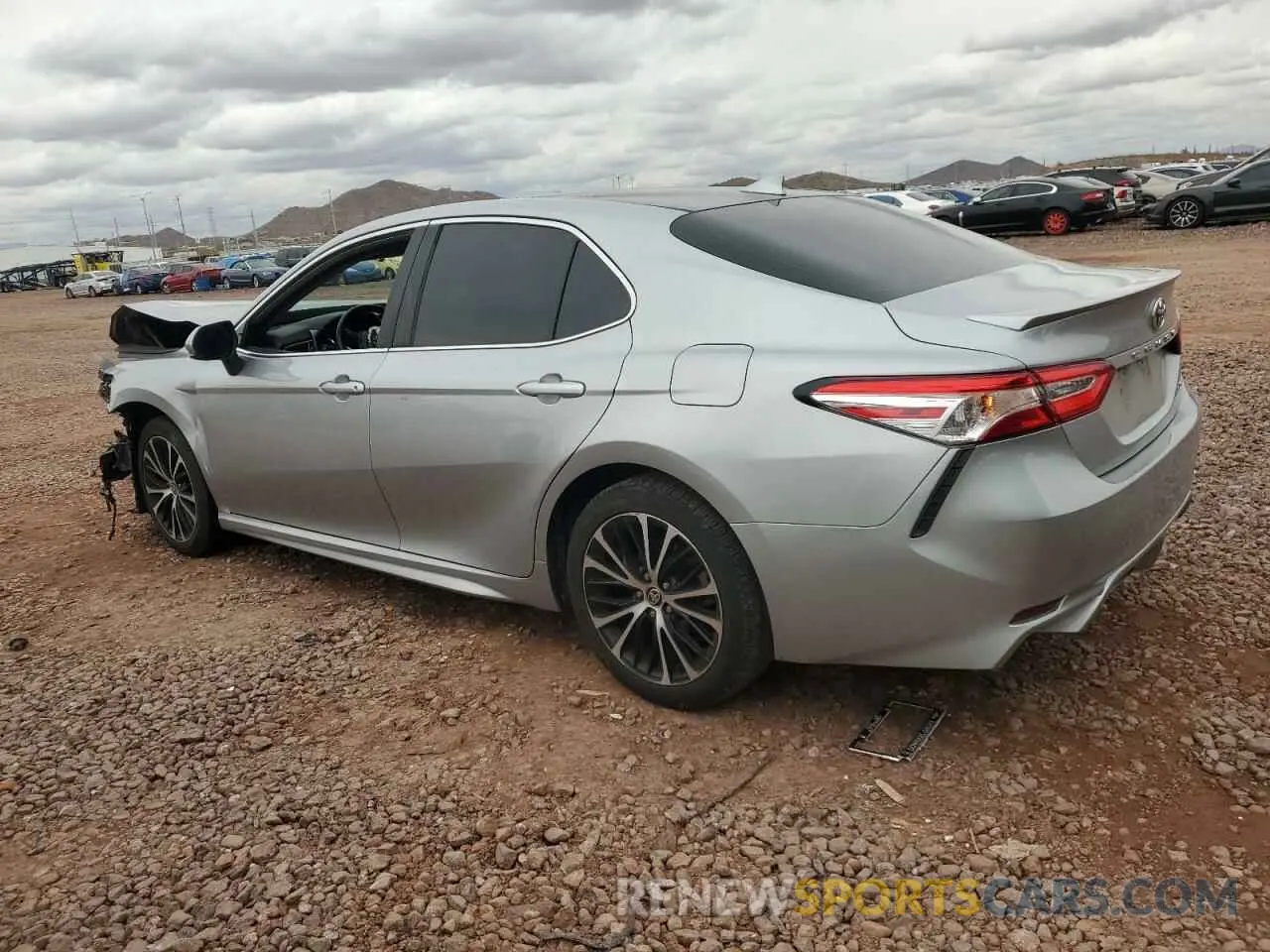 2 fotografías del automóvil dañado 4T1G11AK1LU365801 TOYOTA CAMRY 2020