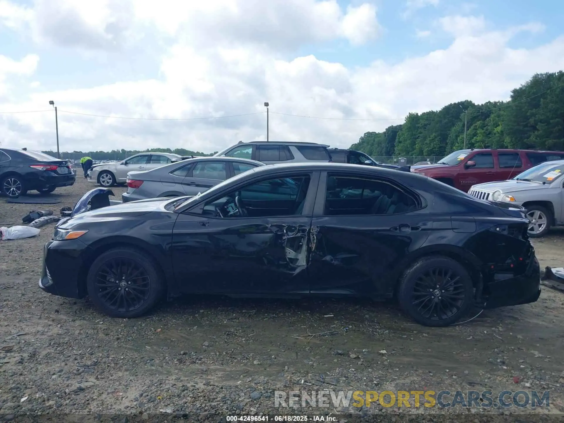 15 fotografías del automóvil dañado 4T1G11AK1LU369525 TOYOTA CAMRY 2020