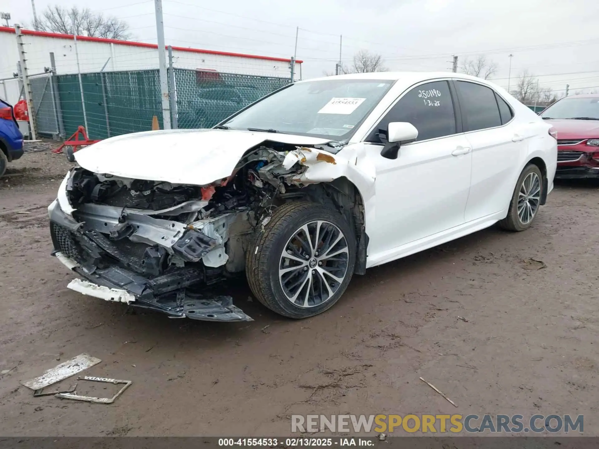 2 fotografías del automóvil dañado 4T1G11AK1LU380458 TOYOTA CAMRY 2020