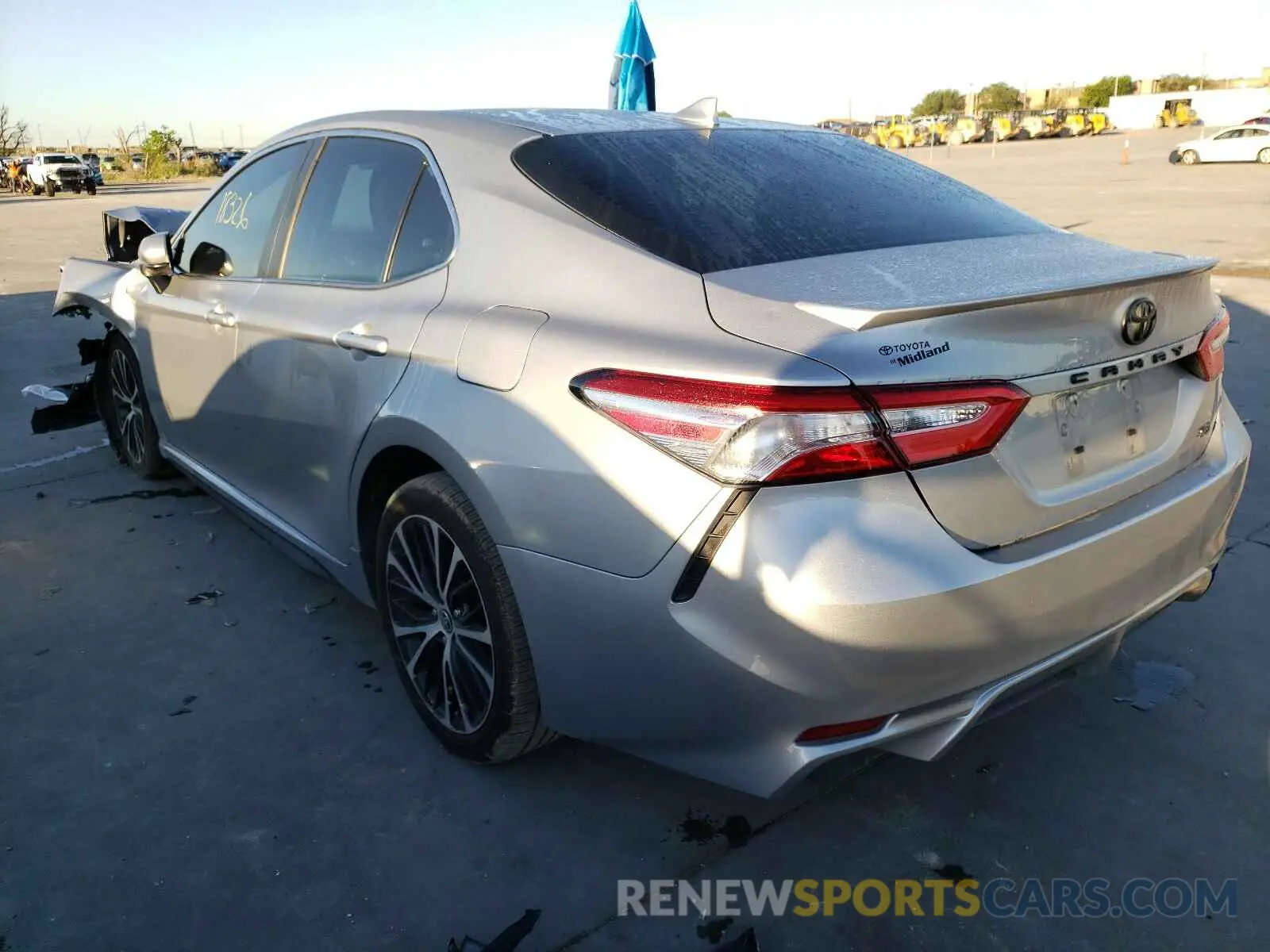 3 fotografías del automóvil dañado 4T1G11AK1LU384509 TOYOTA CAMRY 2020