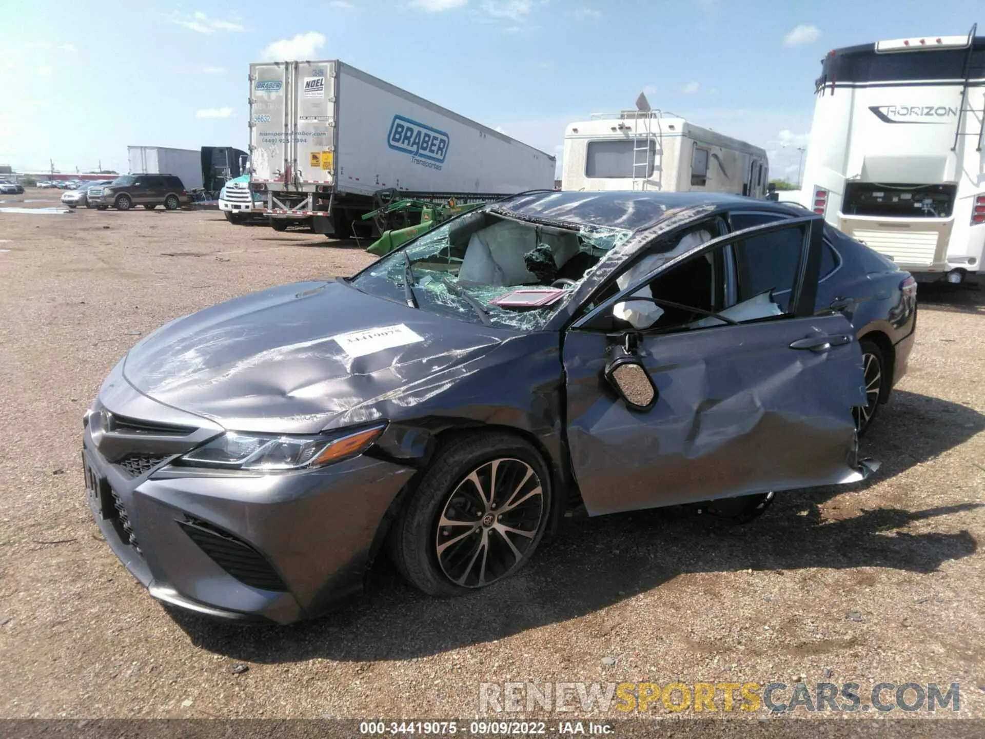 2 fotografías del automóvil dañado 4T1G11AK1LU506897 TOYOTA CAMRY 2020