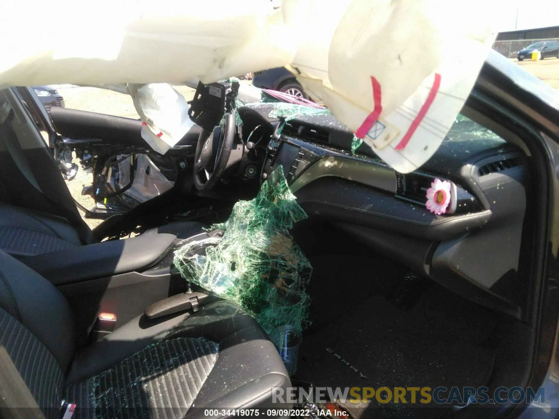 5 fotografías del automóvil dañado 4T1G11AK1LU506897 TOYOTA CAMRY 2020
