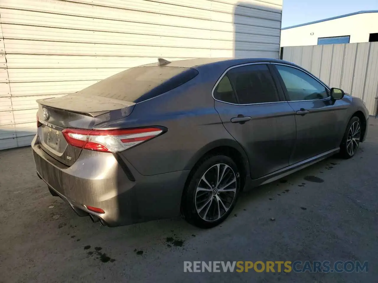 3 fotografías del automóvil dañado 4T1G11AK1LU509668 TOYOTA CAMRY 2020