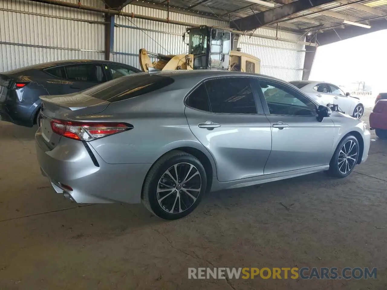 3 fotografías del automóvil dañado 4T1G11AK1LU873461 TOYOTA CAMRY 2020