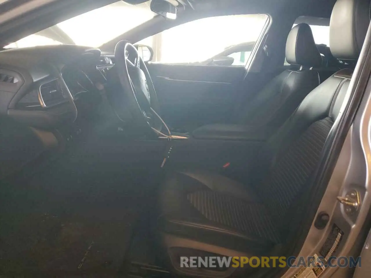 7 fotografías del automóvil dañado 4T1G11AK1LU873461 TOYOTA CAMRY 2020