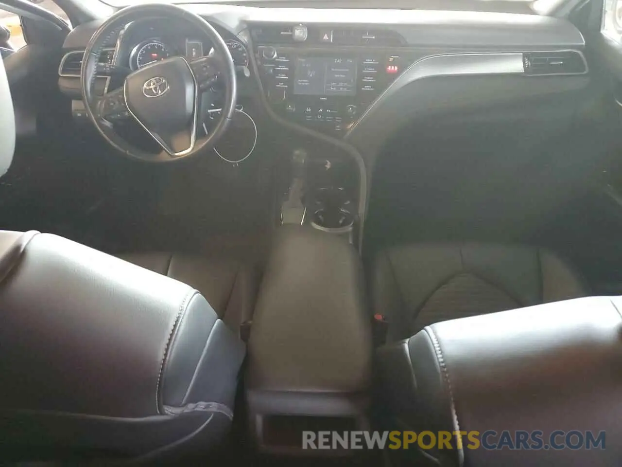 8 fotografías del automóvil dañado 4T1G11AK1LU873461 TOYOTA CAMRY 2020