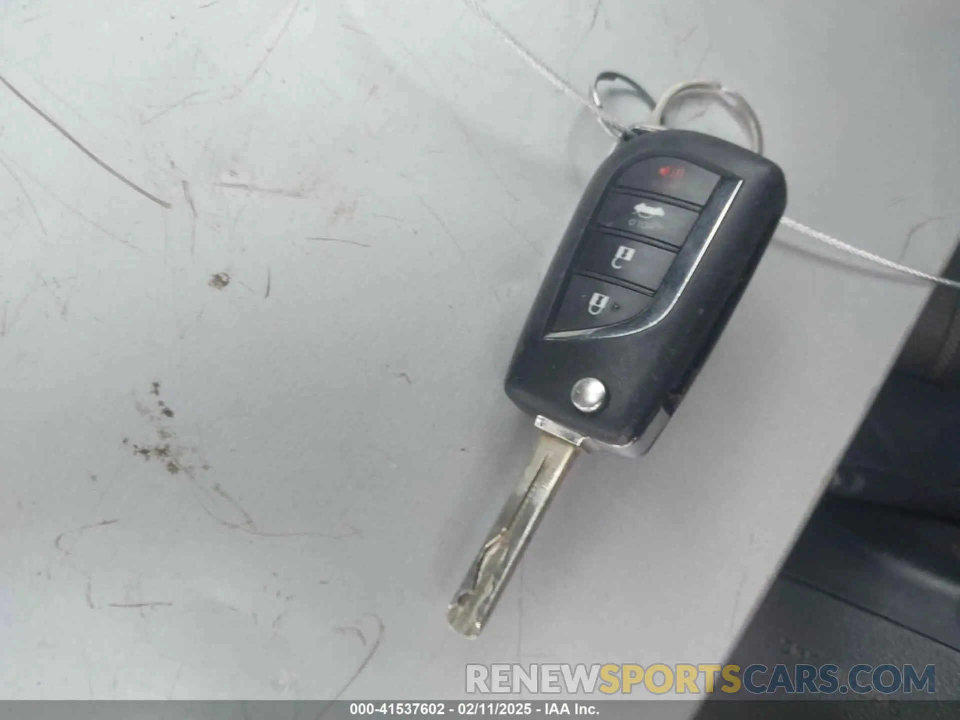 11 fotografías del automóvil dañado 4T1G11AK1LU883407 TOYOTA CAMRY 2020