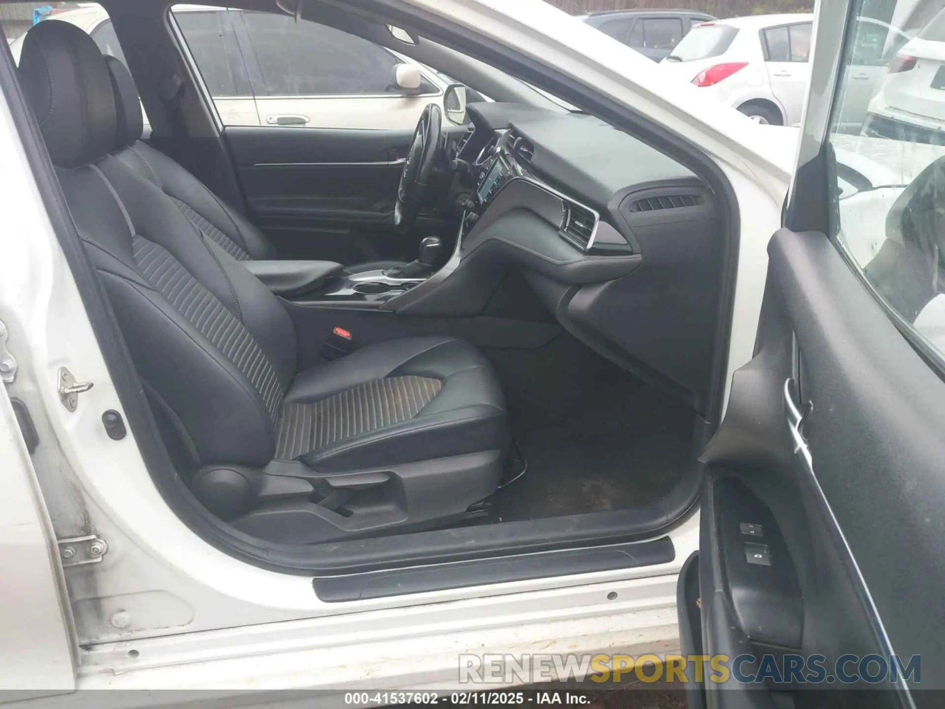 5 fotografías del automóvil dañado 4T1G11AK1LU883407 TOYOTA CAMRY 2020