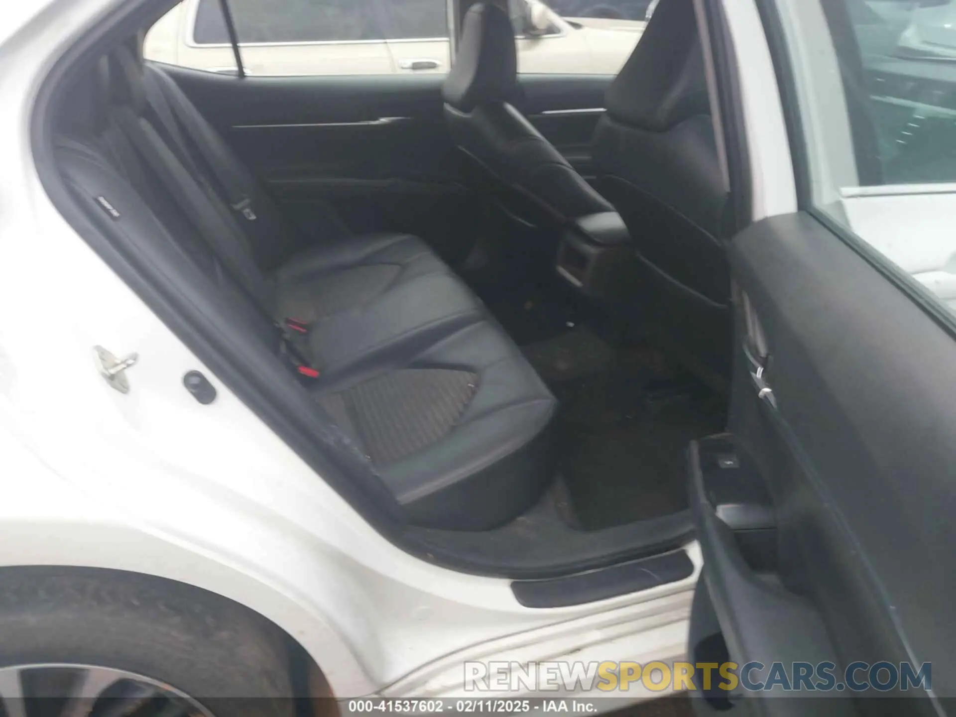 8 fotografías del automóvil dañado 4T1G11AK1LU883407 TOYOTA CAMRY 2020