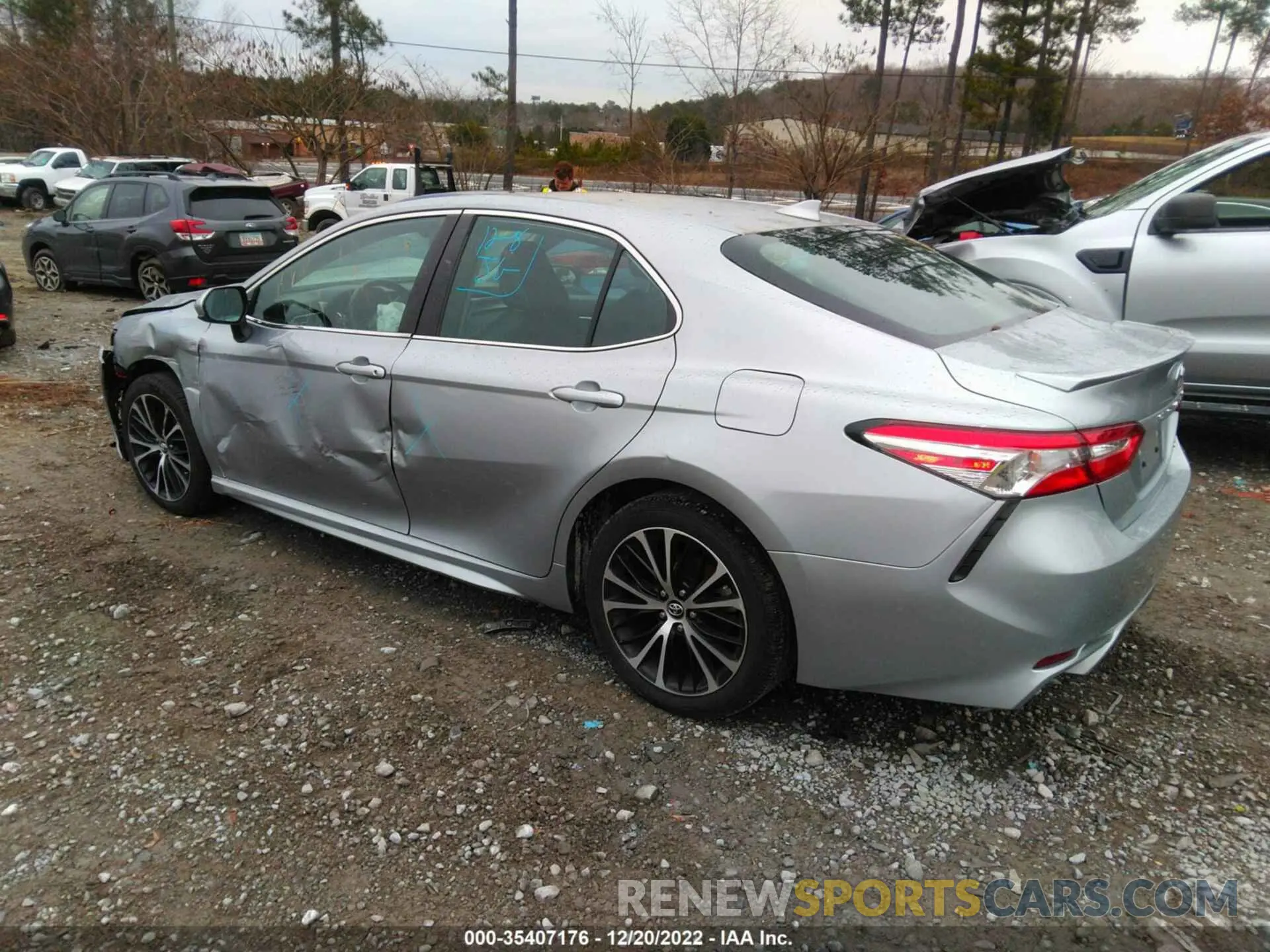 3 fotografías del automóvil dañado 4T1G11AK1LU927826 TOYOTA CAMRY 2020