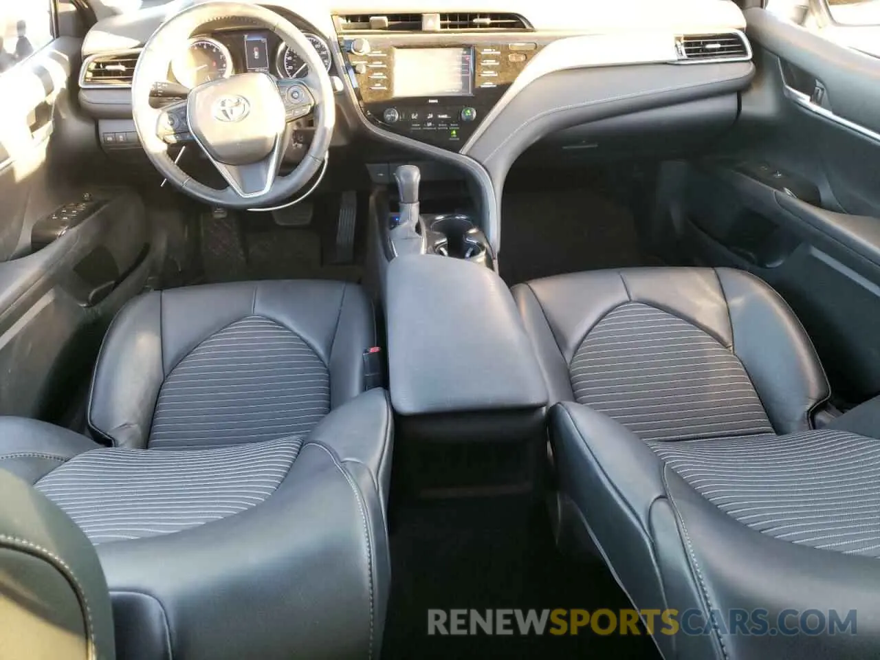 8 fotografías del automóvil dañado 4T1G11AK1LU974516 TOYOTA CAMRY 2020