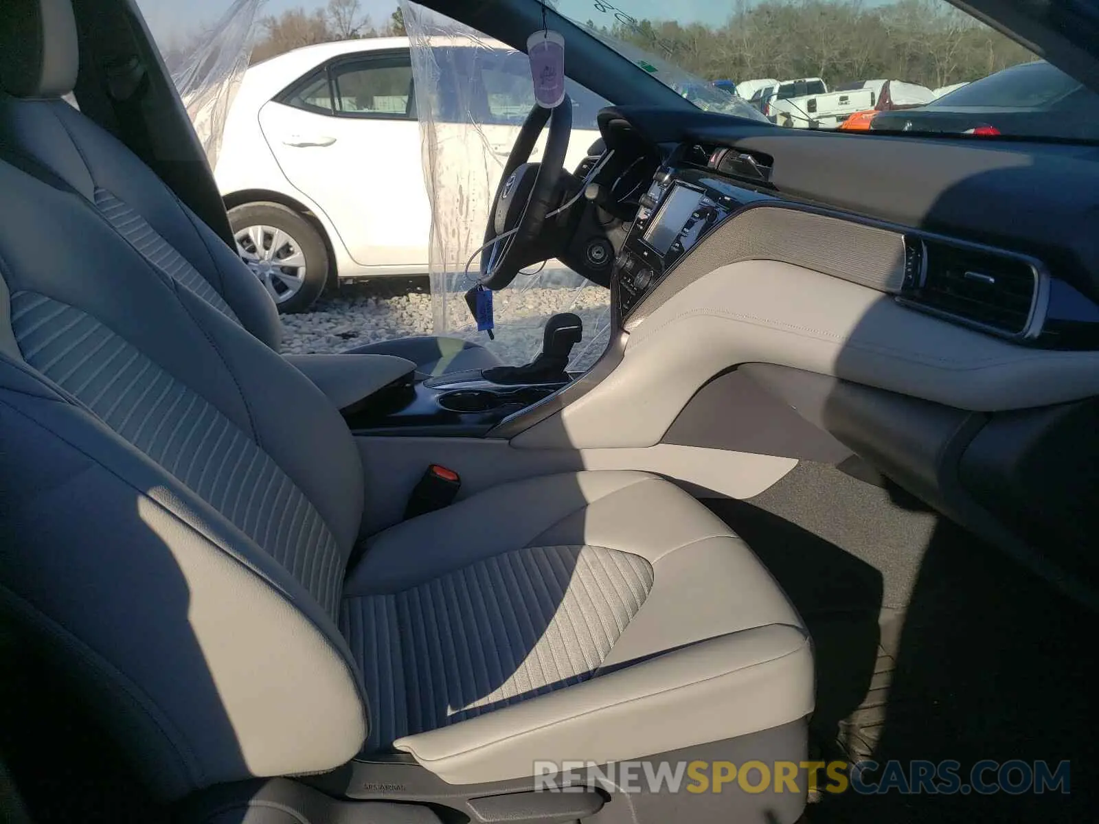 5 fotografías del automóvil dañado 4T1G11AK1LU978050 TOYOTA CAMRY 2020