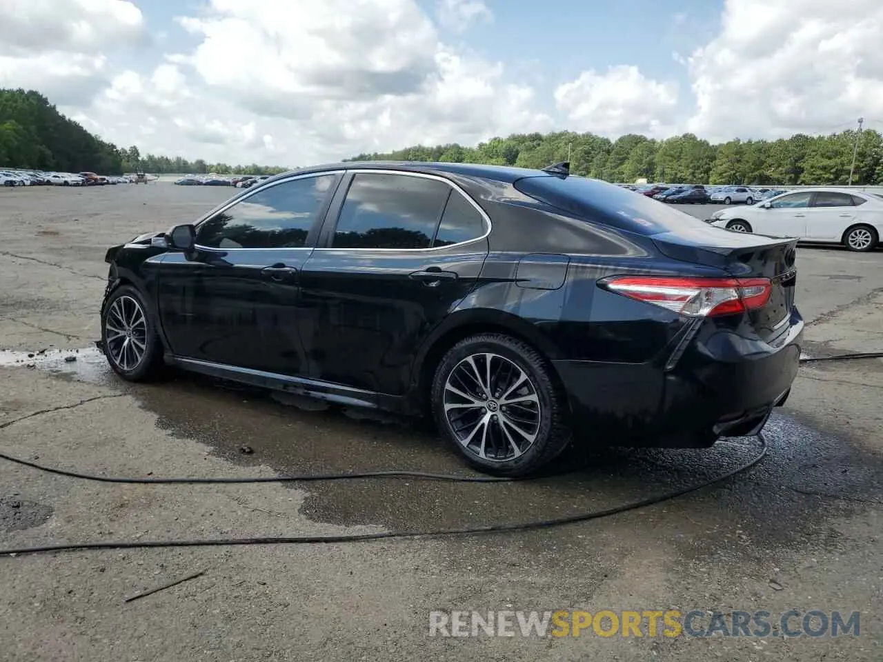 2 fotografías del automóvil dañado 4T1G11AK1LU982275 TOYOTA CAMRY 2020