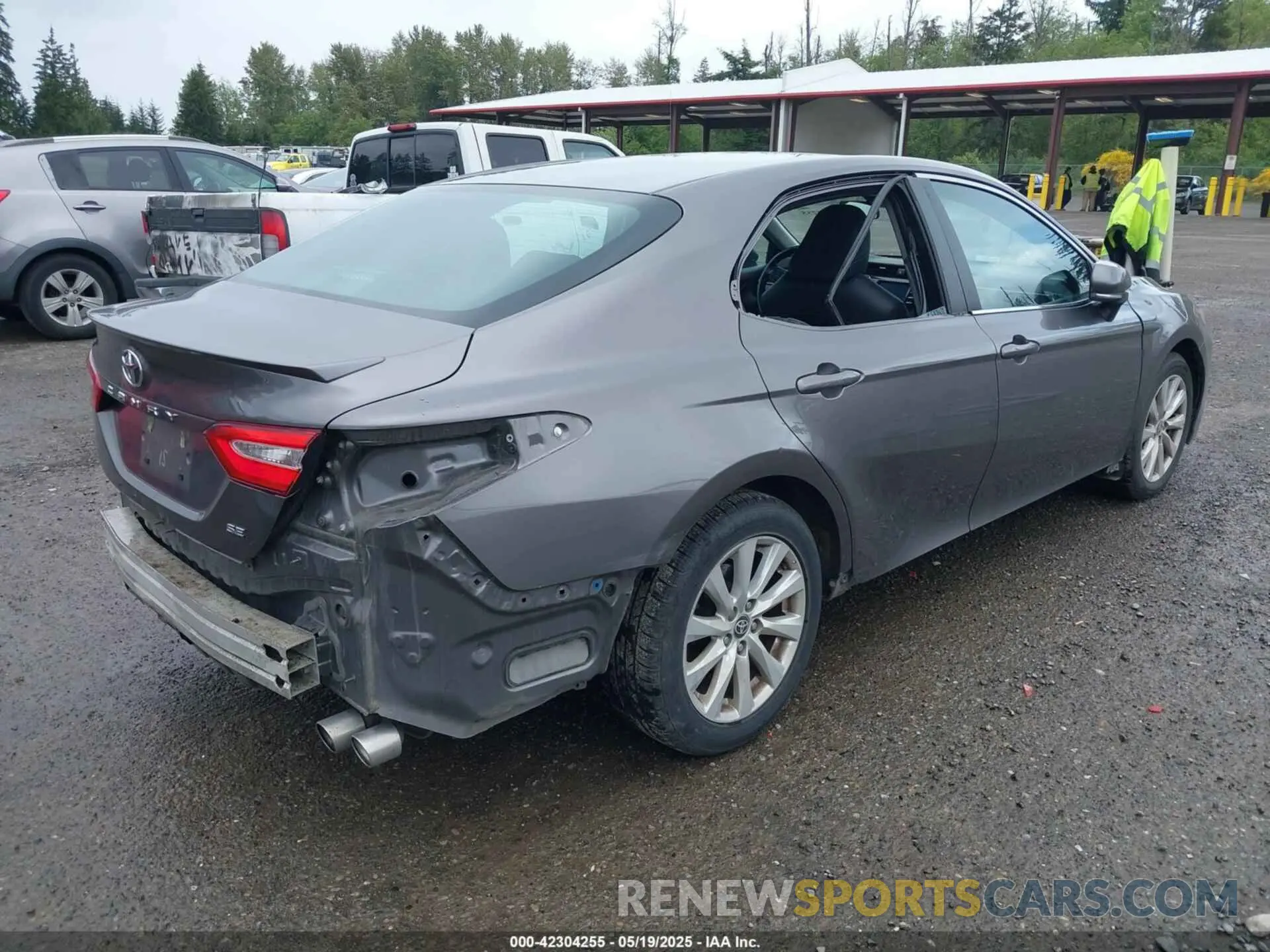 4 fotografías del automóvil dañado 4T1G11AK1LU983345 TOYOTA CAMRY 2020
