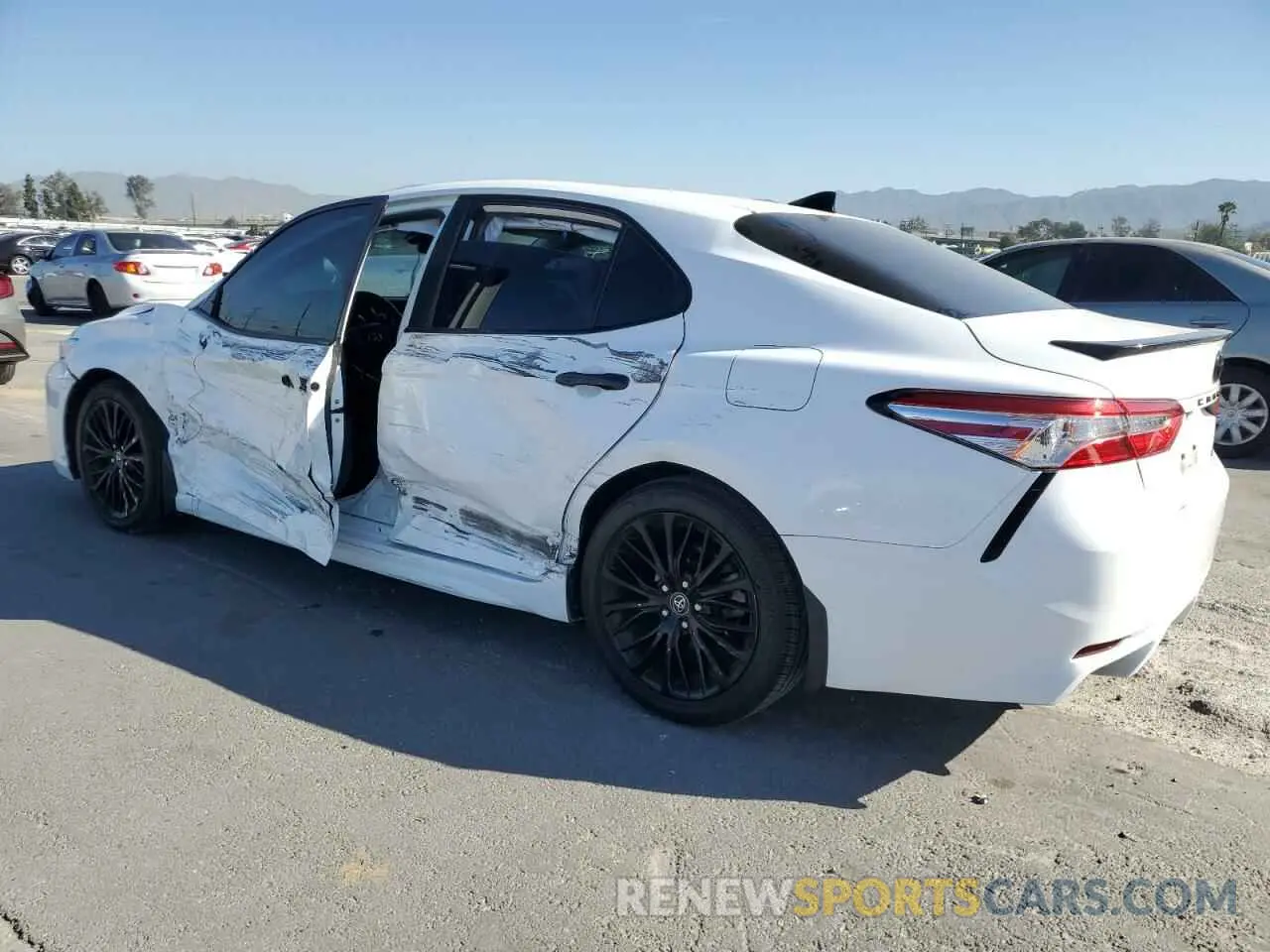 2 fotografías del automóvil dañado 4T1G11AK2LU304571 TOYOTA CAMRY 2020