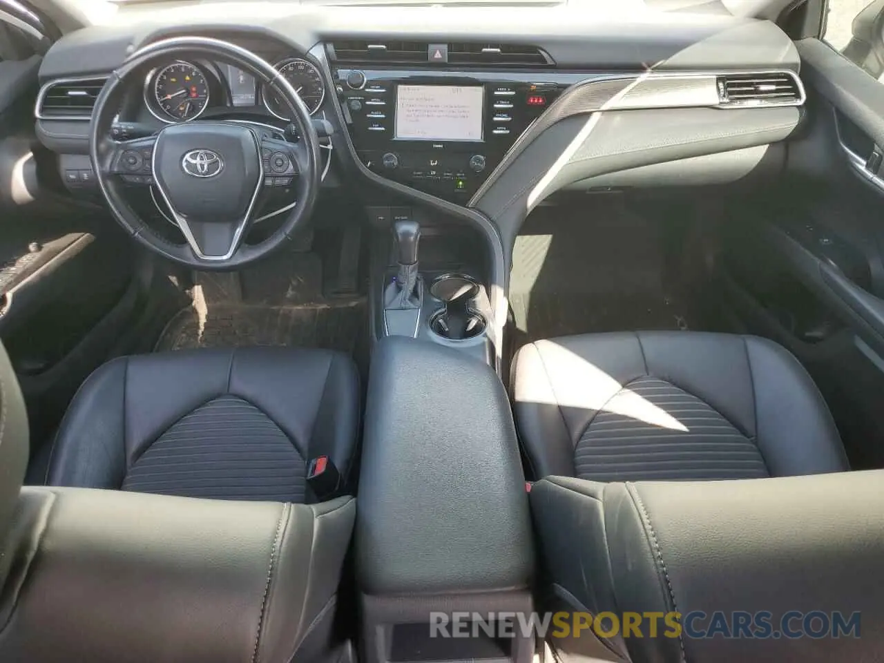 8 fotografías del automóvil dañado 4T1G11AK2LU304571 TOYOTA CAMRY 2020