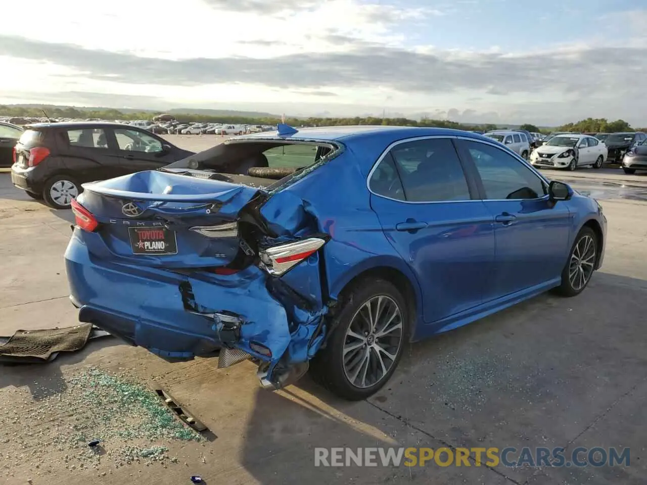 4 fotografías del automóvil dañado 4T1G11AK2LU311441 TOYOTA CAMRY 2020
