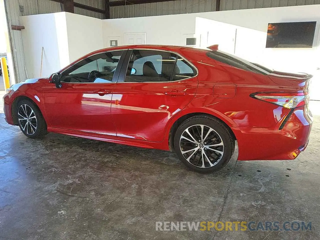 2 fotografías del automóvil dañado 4T1G11AK2LU320592 TOYOTA CAMRY 2020