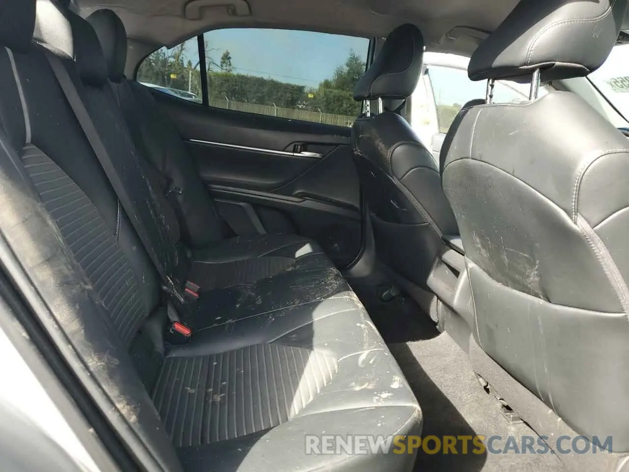 10 fotografías del automóvil dañado 4T1G11AK2LU322195 TOYOTA CAMRY 2020