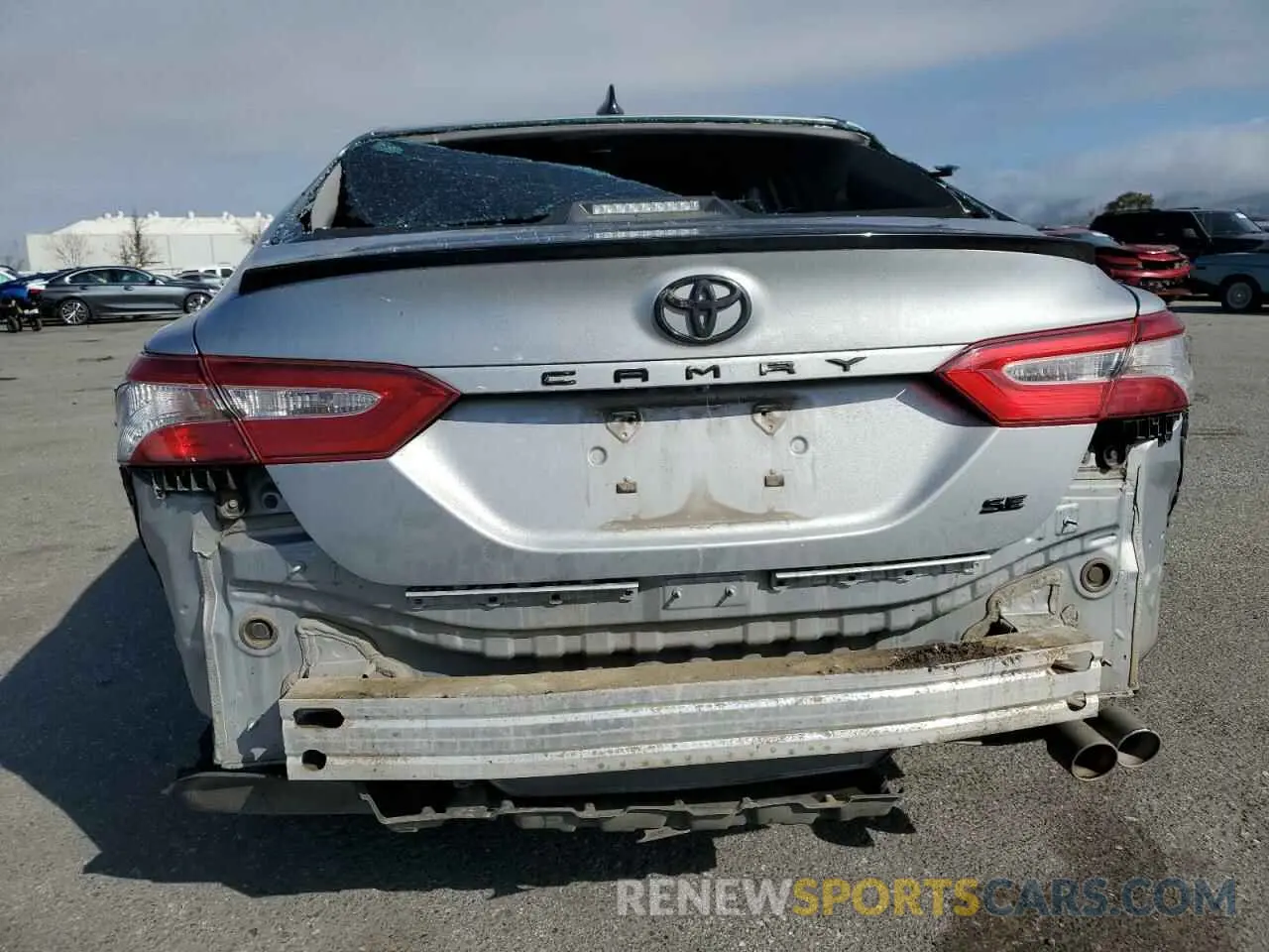 6 fotografías del automóvil dañado 4T1G11AK2LU322195 TOYOTA CAMRY 2020