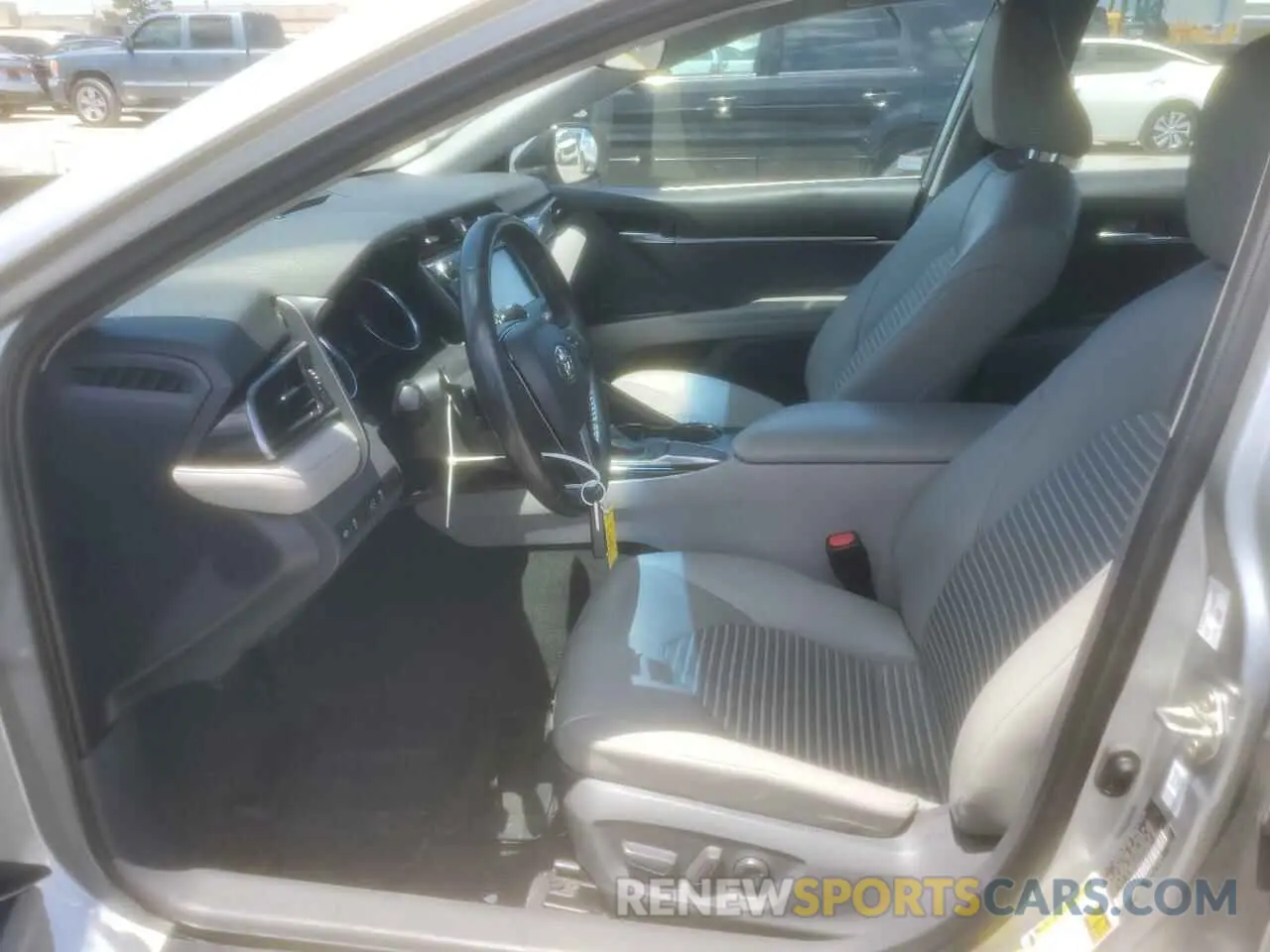 7 fotografías del automóvil dañado 4T1G11AK2LU330734 TOYOTA CAMRY 2020