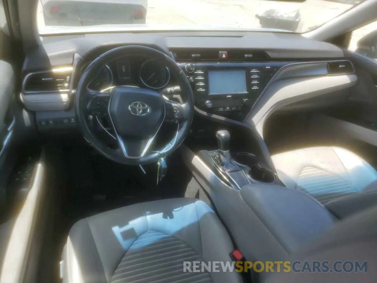8 fotografías del automóvil dañado 4T1G11AK2LU330734 TOYOTA CAMRY 2020