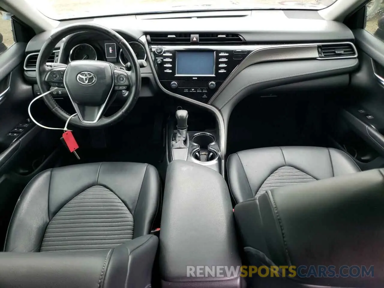 8 fotografías del automóvil dañado 4T1G11AK2LU330796 TOYOTA CAMRY 2020