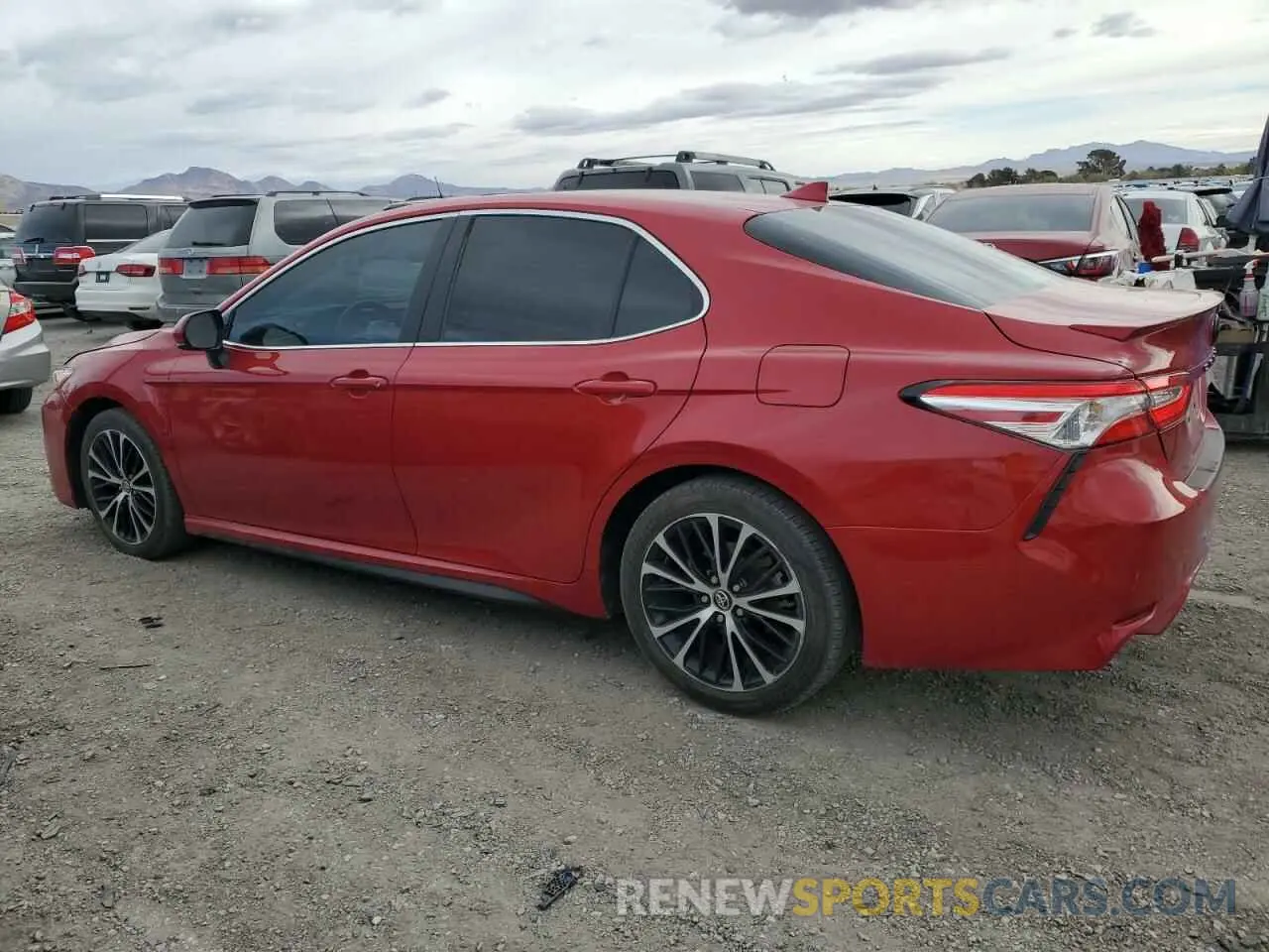 2 fotografías del automóvil dañado 4T1G11AK2LU331401 TOYOTA CAMRY 2020